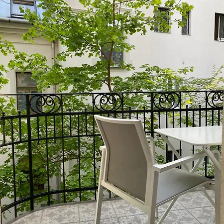 Superb 60 Sqm Terrace In The Greens Of Buda Centre *