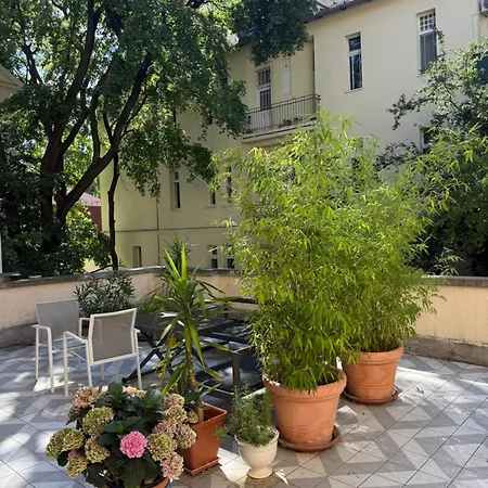 Superb With 70 Sqm Terrace In The Greens Of Buda Centre Appartamento *