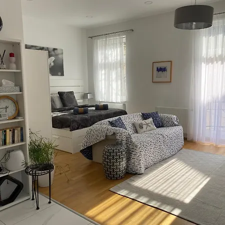 Superb 40 Sqm Terrace In The Greens Of Buda Centre アパート