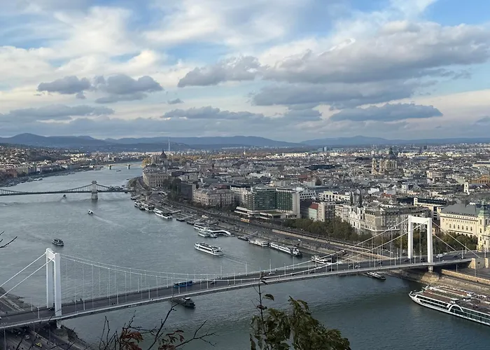 Superb 40 Sqm Terrace In The Greens Of Buda Centre 公寓