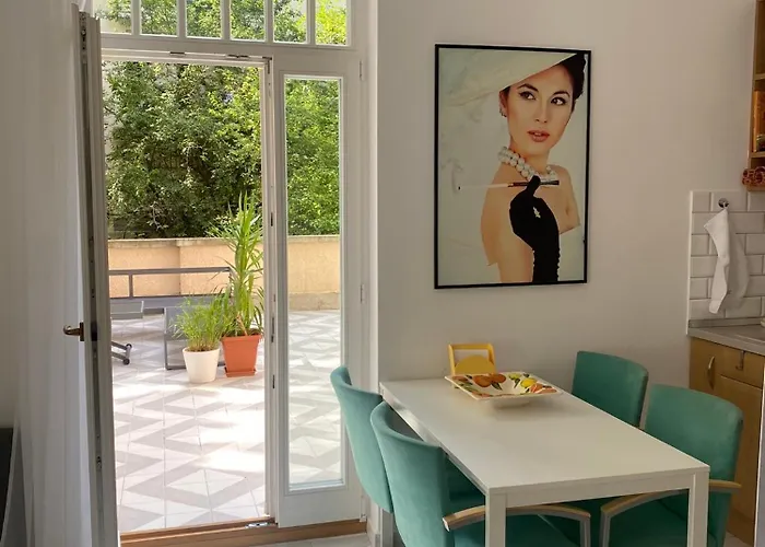 Superb 40 Sqm Terrace In The Greens Of Buda Centre 布达佩斯